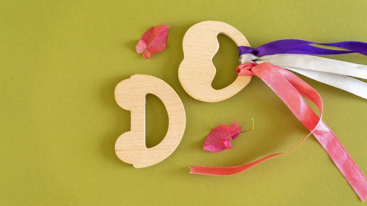 Rocking Potato Wooden Teether - Apple & Car